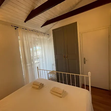 Joyful With Beautiful View - Byta Leut Apartmán