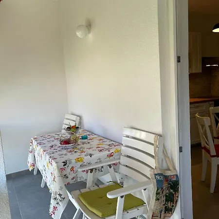 Joyful With Beautiful View - Byta Leut Privlaka (Zadar)